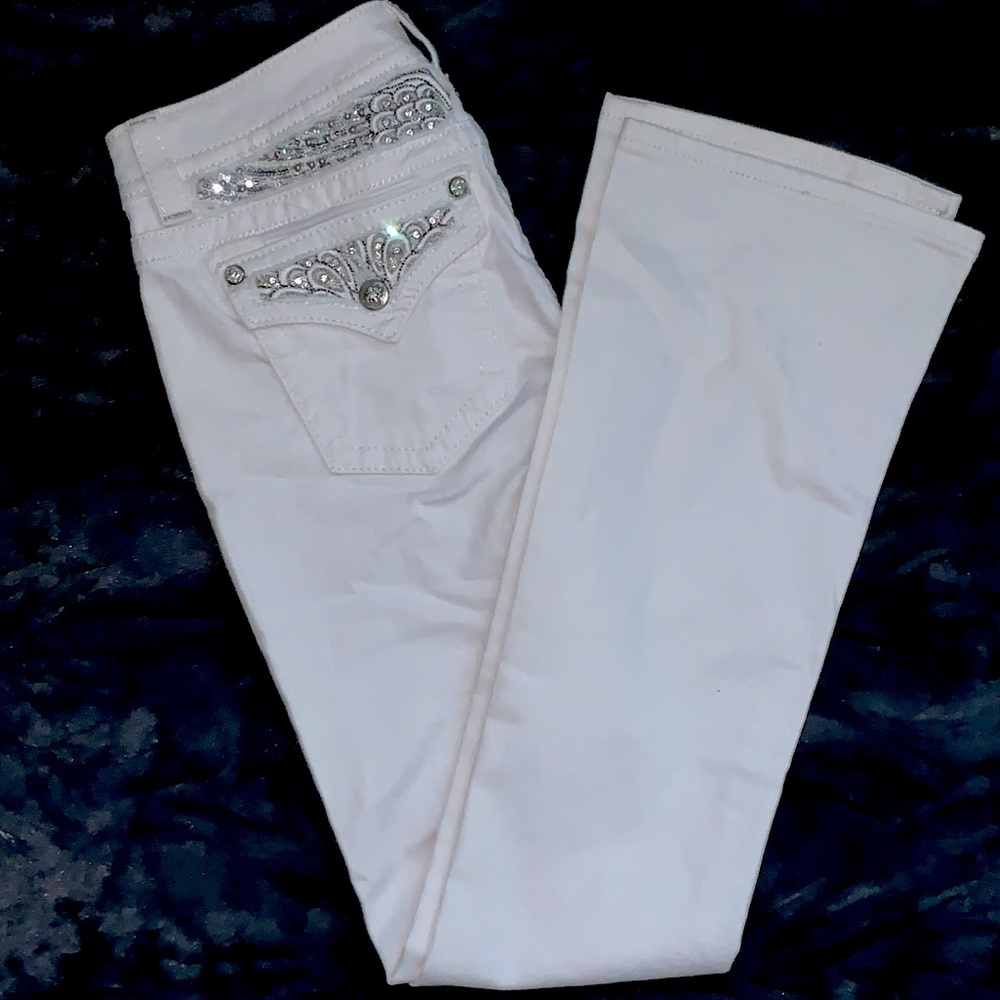 🆕 Miss Me Bedazzled Jeans - Size 27 - White